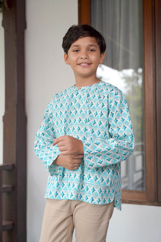 The Nikmat Collection Boy Teluk Belanga Top Mint Drops Print