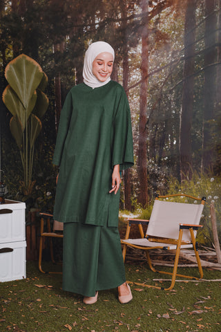 The Rimba Raya Women Classic Skirt Dark Green