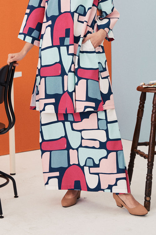The Arte Women Folded Skirt Picasso Print