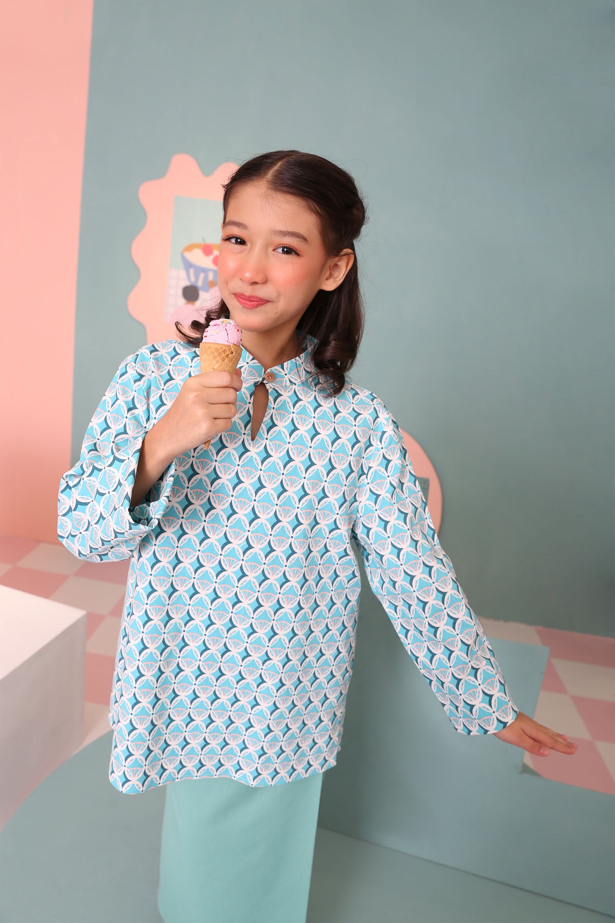 baju raya family sedondon kids girl kurung top mandarin collar cupcake print