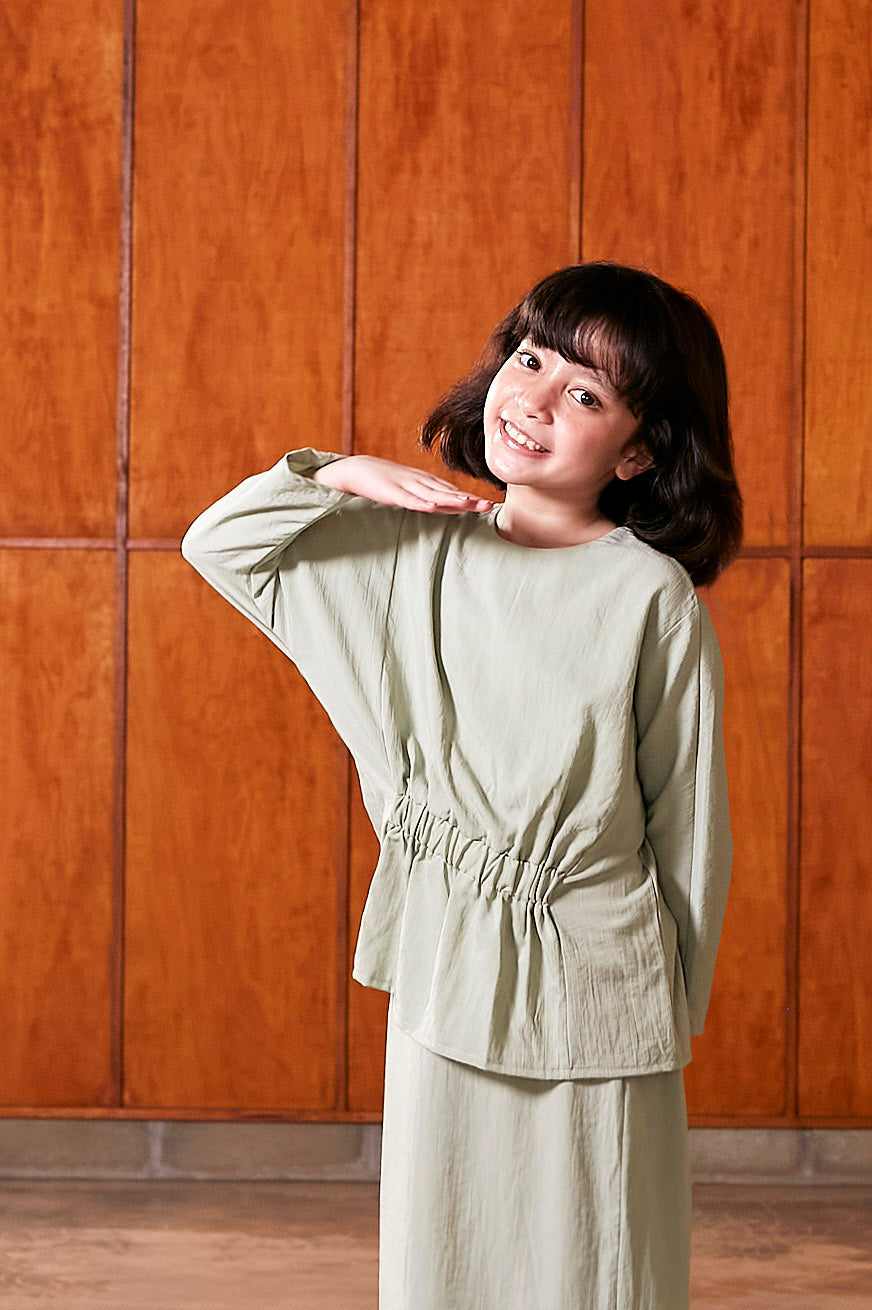baju raya family sedondon kids girl rutched top matcha green 