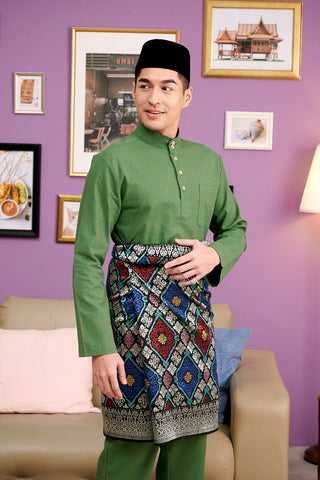 The Kenangan Raya Men Baju Melayu Set Pine Green