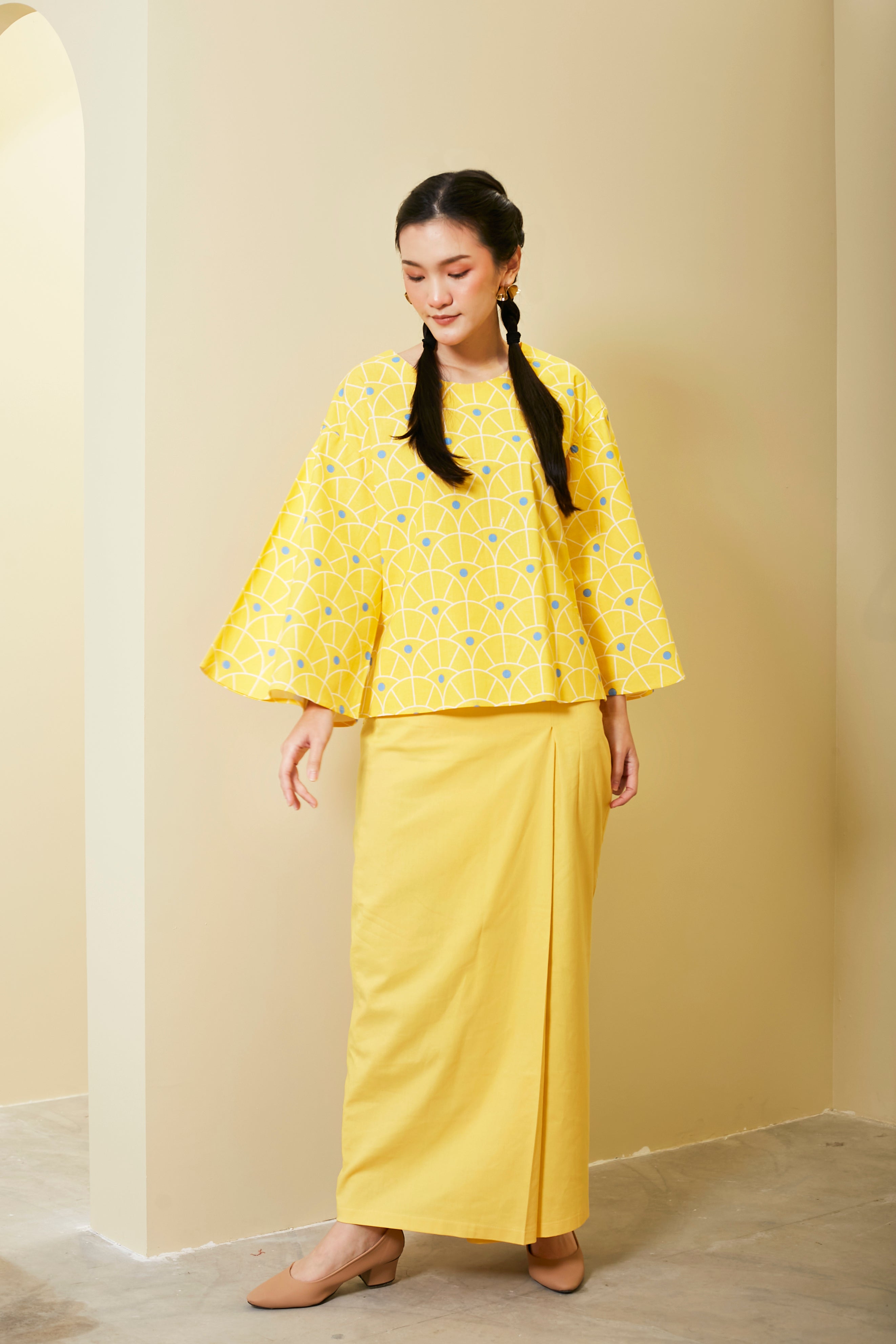 The Meriah Women Classic Skirt Yellow