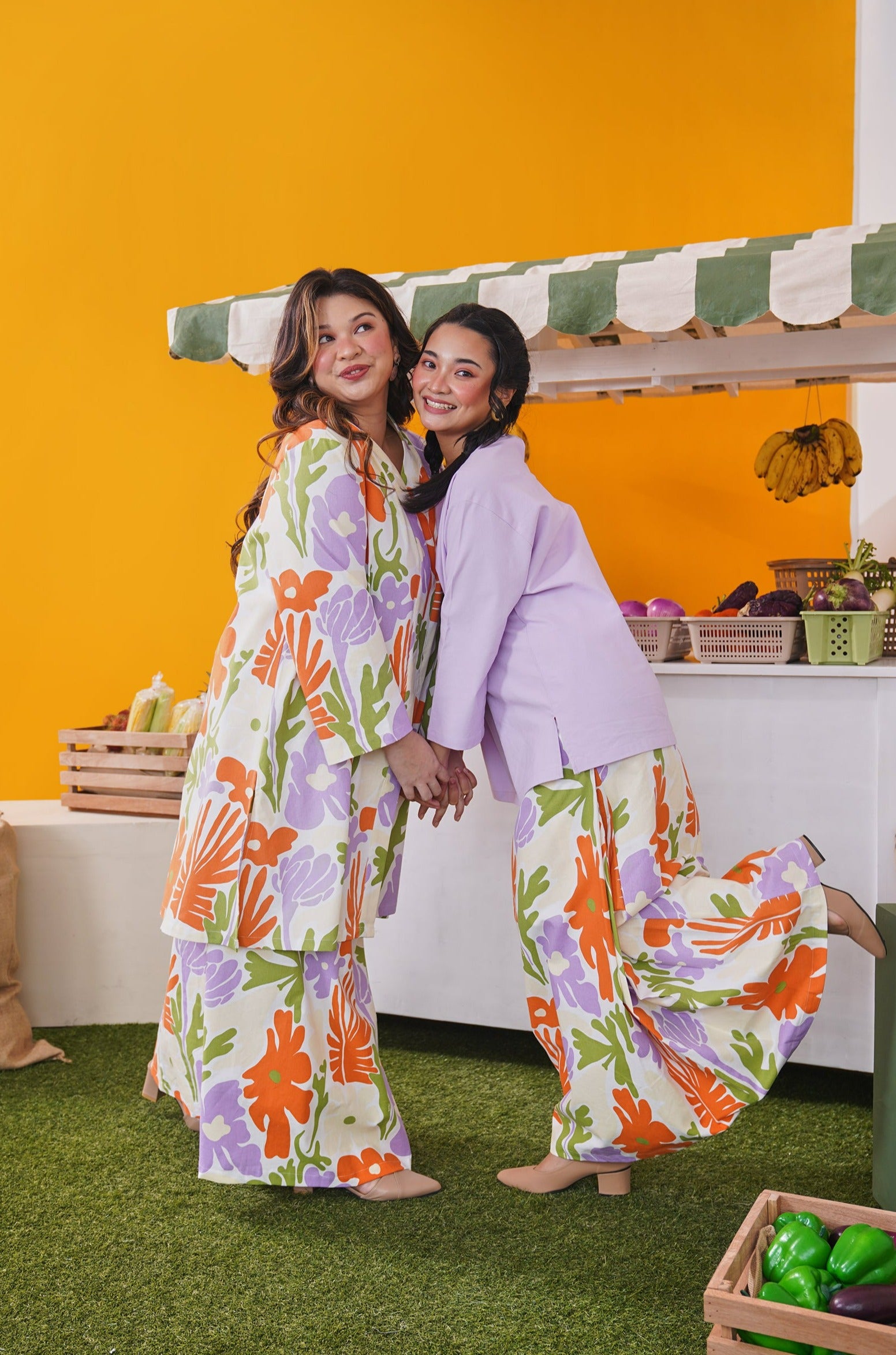 Sisters mix and match baju raya umbi 2023 plain lilac boxy blouse and fluer pattern long kebaya